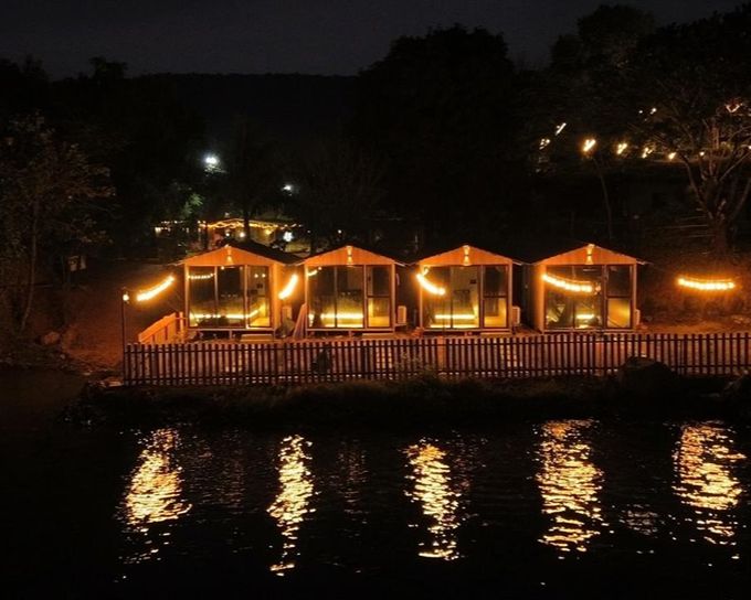 Another view of the Lakeside cottage