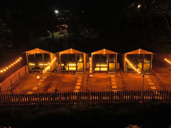 Pawna Lakeside Cottage near the water